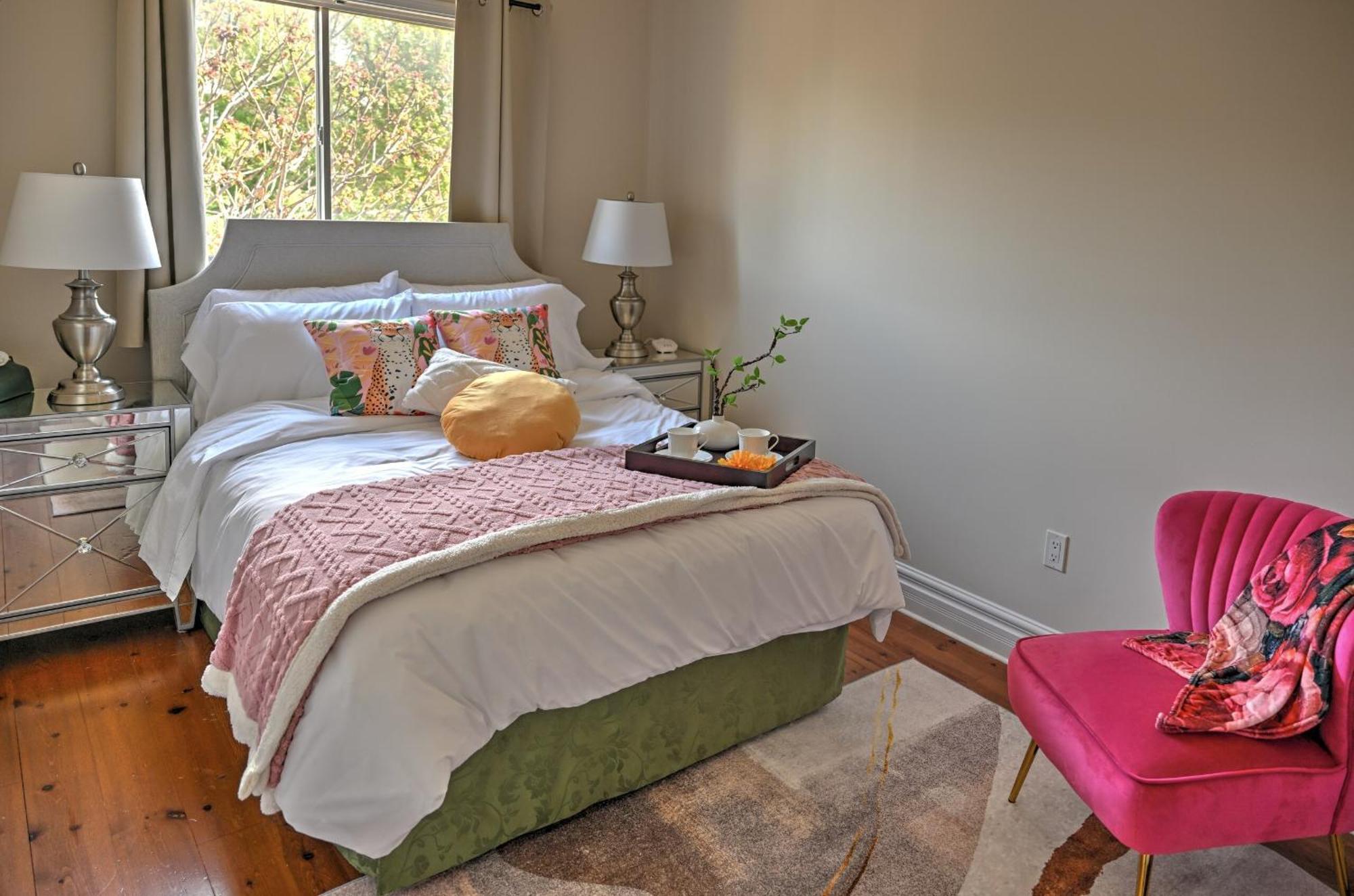 Welcome Home! Acores Bed & Breakfast Toronto Pokoj fotografie